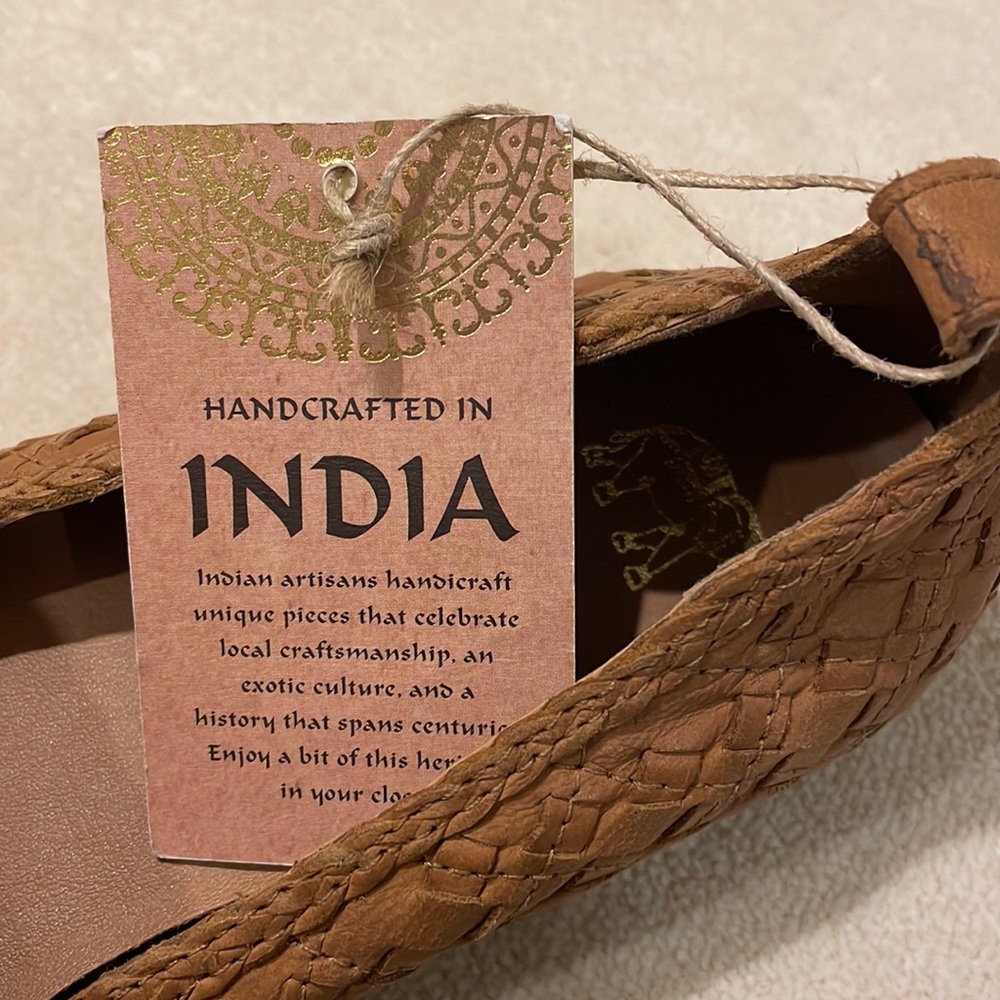 Handcrafted woven tan ballet flats. Size 9 - Picture 5 of 6